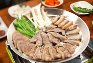 곽범, 속초 아바이 순대 타운 순대국밥 식당ㆍ돼지 앞다리살 구이 맛집 출격(고기서만나)