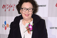 나문희 남편, 지병으로 별세…21일 발인