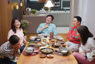 이재용 아나운서 와이프와 함께하는 한강 뷰 마포 아파트 공개…임예진ㆍ정선희ㆍ김한석과 나이 58세 생일파티(4인용식탁)