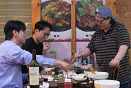 ‘전참시’ 박준면, 뼈다귀 감자탕 맛집서 한해 추천 돈멜초 와인 페어링