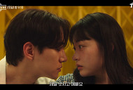 '태풍상사', 태국 출장 중 뇌물 사건 연루