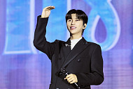 임영웅, 'IM HERO' 서울 공연 마무리…6만 영웅시대와 완성