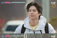 박보검, 시골 미용실 사장 변신