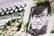 故 안성기 빈소 조문 행렬…최수종·김혜수·신현준·박중훈·태진아 등 애도