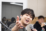 이찬원, '찬가' 리허설 비하인드컷 공개…심쿵 눈빛 발산