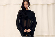 제니, 언더붑 시스루 드레스 패션…트렌디 매력 발산