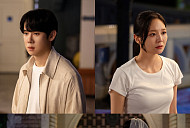 ‘신이랑 법률사무소’ 유연석·이솜, 놀이공원 데이트…한소현 등장 '미스터리'