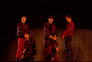 엑소, 3만 2천 관객과 함께한 콘서트 성료 ​"영원히 함께"