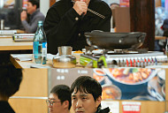 '모두가 자신의 무가치함과 싸우고 있다' 구교환, 오정세와 애증의 2라운드