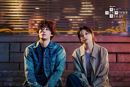 태연, '모두가 자신의 무가치함과 싸우고 있다' OST '조각' 가창