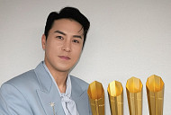 장민호, ‘K-트롯 어워즈’ 휩쓴 만능 엔터테이너