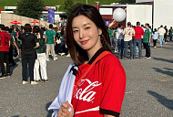 카리나·권은비→윤두준, 월드컵 체코전 승리에 응원 행렬