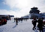 [주말에 어디갈래] 눈부신 설경 속 눈꽃여행…국내 겨울산행 명소는 어디?