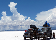 하늘과 맞닿아 눈부시게 <b>빛나는</b> 곳 볼리비아 ‘우유니 소금사막’