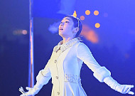 [평창 동계올림픽] 17일간의 대장정 화려한 막 올라…'피겨 여왕' 김연아, 성화 점화(종합)
