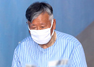 이중근 부영 회장 "매제 퇴직금 120억은 특별상여금"