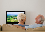 은퇴세대에게 TV는 ‘바보상자’이기만 할까?