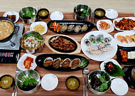 '생방송 투데이' 오늘방송맛집- 자족식당, 완도 바다가 키웠다! 전복 한상 차림 맛집 '명○○○○'…비결은?