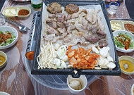 '2TV 저녁 생생정보' 초저가의 비밀, 5000원 굴국밥 맛집 '윤○○○○○○'·1만2900원 국내산 돼지고기 무제한 맛집 '옥○○○○○'