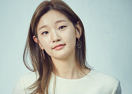 박소담 음성, 소속사 직원 확진…출연 연극도 ‘공연 중단’
