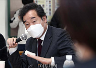 호텔찬스냐 아이디어냐… 민주당, 전월세 대책 ‘방어’