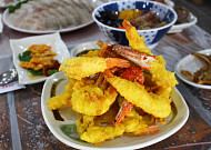 '생방송 투데이' 오늘방송맛집 - 자족식당, 절정의 맛! 알 꽉 찬 자족 꽃게 맛집 '대○○○'…꽃게튀김·간장게장 대박 비결은?