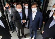 "저출생 극복"vs"무예마스터십 재검토"…노명민-김영환, 충북지사 토론회서 공약 대결