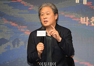 “스크린의 감동을 활자로”…감독과 배우의 책들