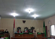 “부부관계도 했는데” 의사 남편 알고 보니 여자…인니 ‘사기 결혼’ 재판