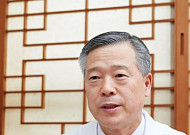 [기고] 무릎관절통, 한 방에 날리는 방법은?
