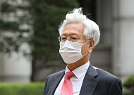 "문재인 공산주의자" 고영주 前 방문진 이사장, 해임 취소소송 승소