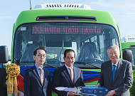 부영그룹, 캄보디아 '프놈펜시'에 버스 200대 기증