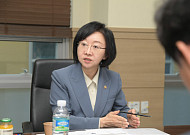 [피플] 오유경 식약처장 “현장서 겪는 다양한 문제, 규제혁신으로 해결”