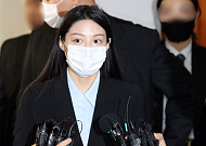 檢 “조민, 2주 체험활동하고 논문 1저자…허위 경력”