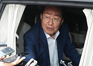 與, ‘물난리 중 골프’ 홍준표에 "공직자 기본자세 아냐"…진상조사 착수