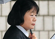 "사익 취한 적 없어…의원 된 대가 너무 크다" 윤미향 법정서 오열