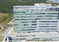 4대 보험 가입 팩스 없이 클릭 한 번으로⋯근로복지공단, QR 전자신고 도입