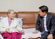 마포구, 100세 이상 어르신에 장수축하금 100만원 지급