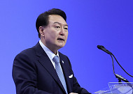 尹, APEC CEO 서밋 기조연설…교역·투자 등'연결성 회복' 강조