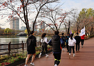 ‘앱’ 켜고 달리면 건강에 재미까지…‘캐즐’ 운동클래스 [해보니]