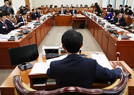 기재위 조세소위, 결혼공제·가업승계법 처리 불발…30일 재논의