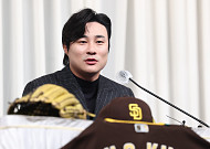 김하성 측 “임혜동, 방역법 위반 트집 잡아 협박”...다른 빅리거 협박도