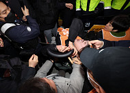 전장연, 오늘 서울역 1호선 지하철 시위…연휴 전 출근길 혼잡 예상