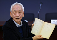 '청록파' 박목월 미발표 시 166편 공개…"시로 얽히지 않은 적 없어"