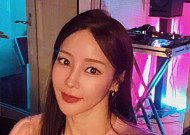 미나, 어머니 떠나보낸 심경…"상상도 못 한 일, 황망함 커"