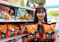 GS25, 틈새라면에 넷플릭나쵸 합친 스낵 탄생