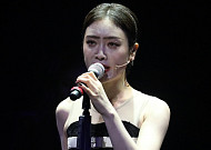 ‘학폭 의혹’ 김히어라, 美 에어전트와 손잡고 해외 진출…“가수 활동도 병행”