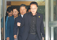 국회 복지위-서울대병원 간담회 이동하는 박주민 위원장 [포토]