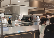 백화점서 맛보는 5성급 호텔식…아세안 별미 한 자리서 고른다(르포)[진화하는 백화점]