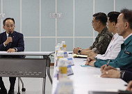 與, 국군수도병원 현장 점검…"권역별 외상센터 지정 등 검토"